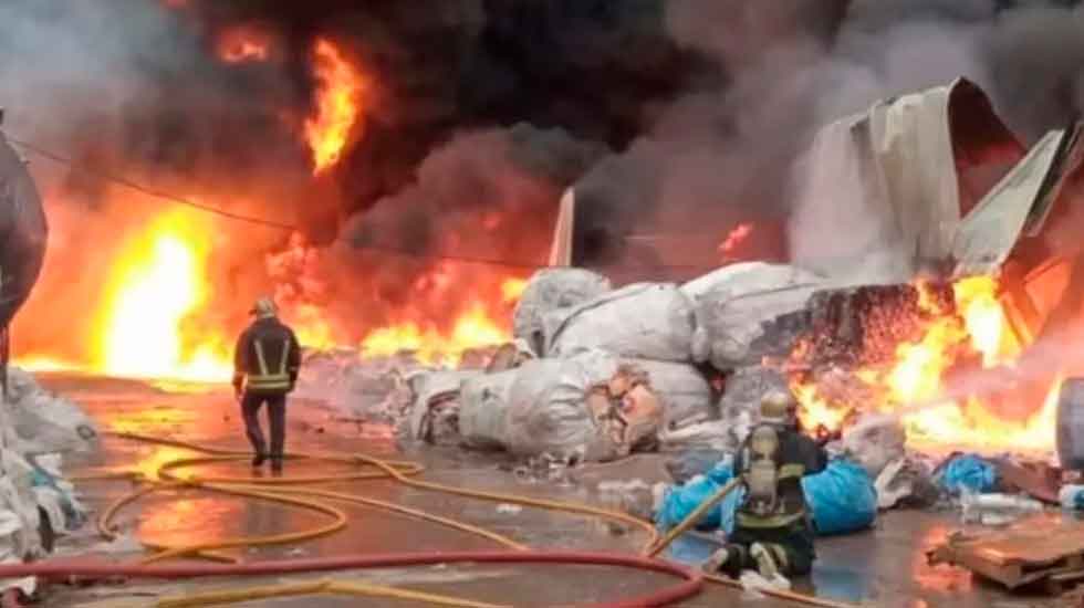 Villa Fiorito: incendio en un depósito de cartoneros