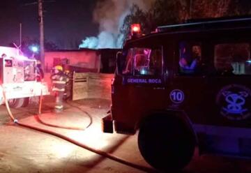 Mujer bombero perdió su casa en un incendio y quedó con lo puesto