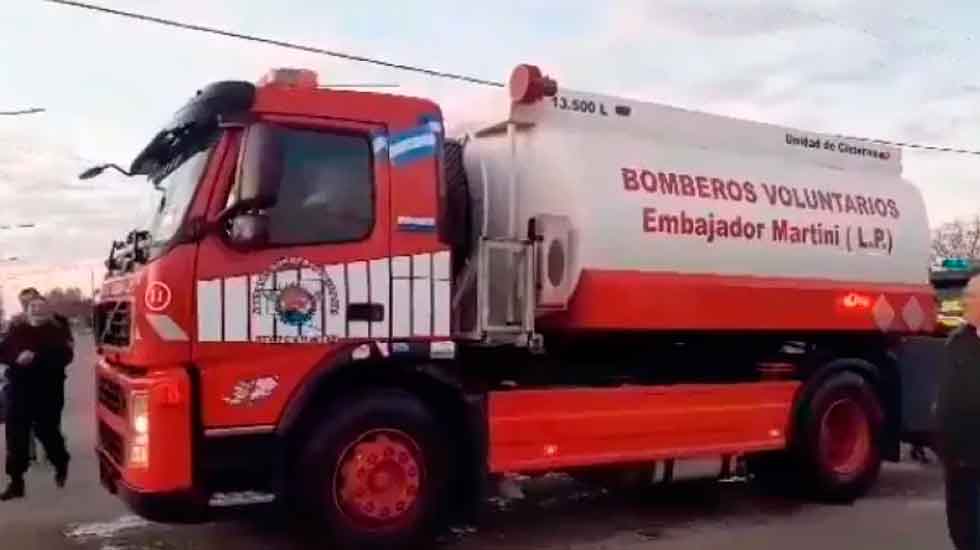 Nueva autobomba cisterna para los Bomberos de Embajador Martini