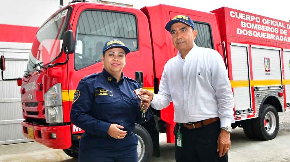 Bomberos de Dosquebradas celebró sus 26 años de servicio con nueva maquina