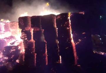 Voraz incendio en una desmontadora de Tres Isletas