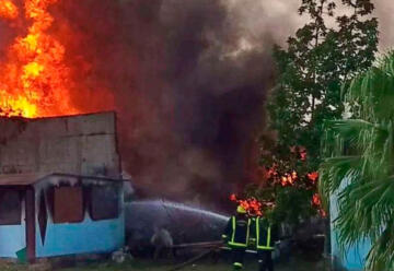 Cinco bomberos heridos en incendio de astilleros de Manzanillo