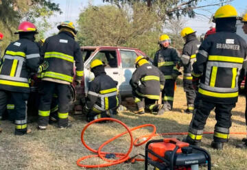 Capacitaron a bomberos en el rescate de víctimas de vehículos