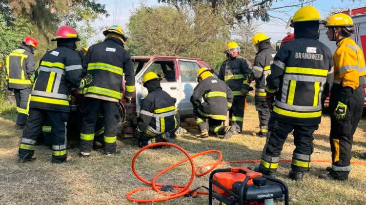 Capacitaron a bomberos en el rescate de víctimas de vehículos