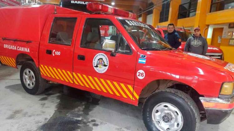 La Brigada Canina de los bomberos ya tiene un móvil para los rescates