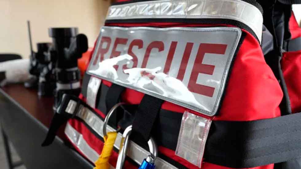 Bomberos reciben equipamiento por parte del gobierno