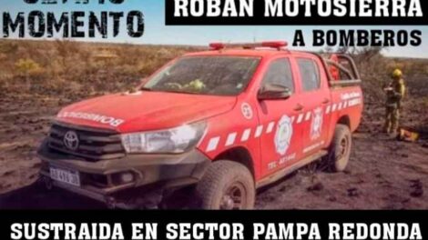 Les robaron a los bomberos mientras luchaban contra el fuego