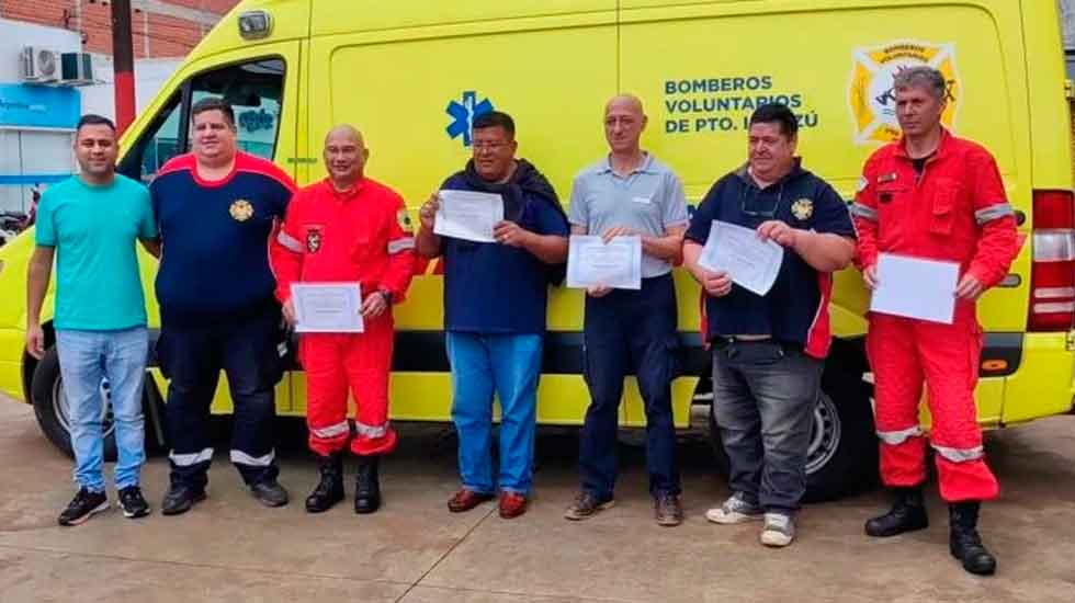 Homenajearon a los bomberos que realizaron un heroico rescate