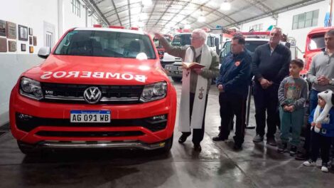 Se bendijo el móvil número 12 de Bomberos de Bolívar