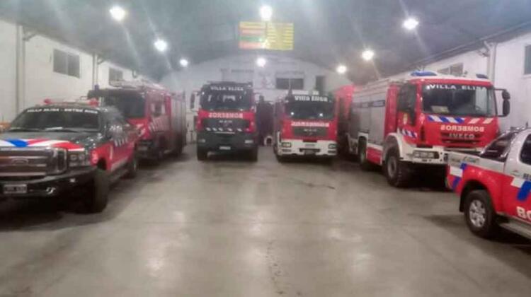 Nuevo camión de bomberos llego al cuartel de Villa Elisa 