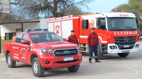 Entregaron un autobomba a los bomberos de la Policía de Salta