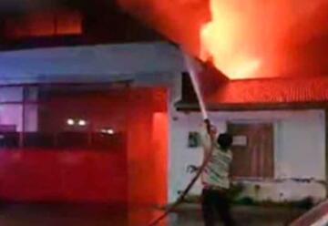 Incendio afectó a cuartel de Bomberos en Rauco
