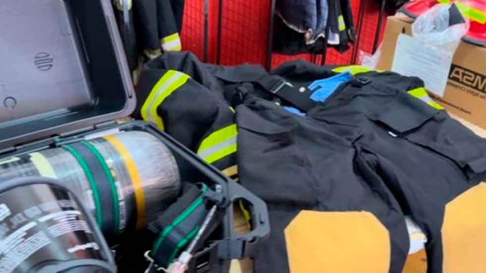 Bomberos de la Policía recibieron equipamiento de protección