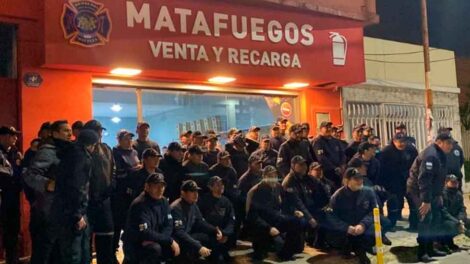 Bomberos inauguró un local de matafuegos y elementos de seguridad