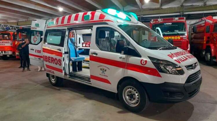 Bomberos cuenta con nueva ambulancia que llegó desde China