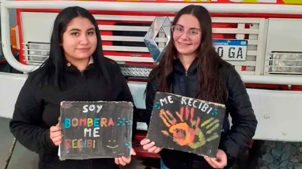 La intención de ayudar a los demás la convirtió en bombera