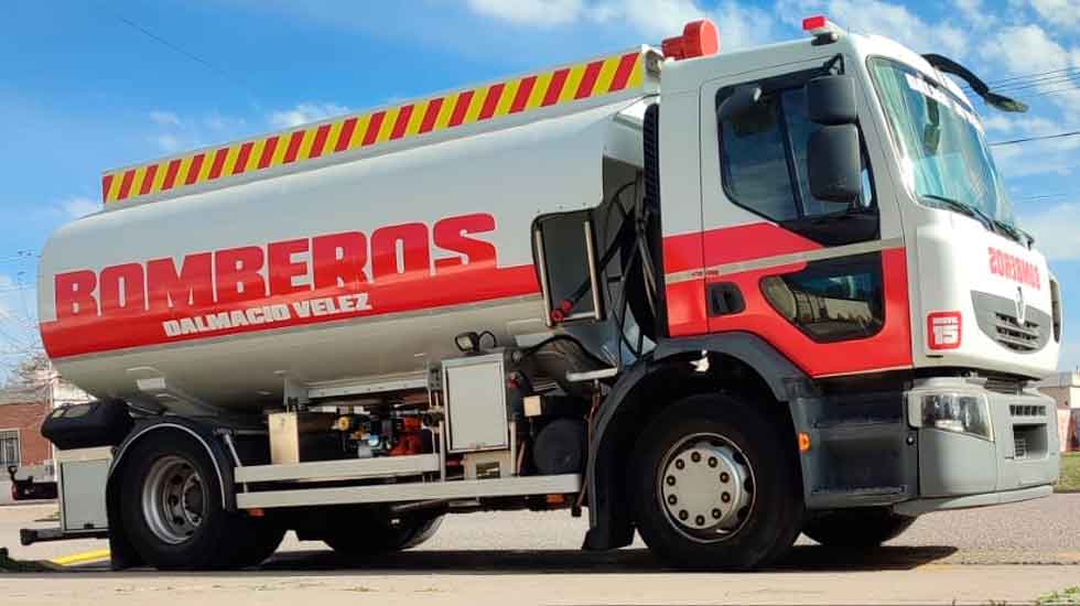 Nueva Unidad Cisterna de Bomberos de Dalmacio Vélez