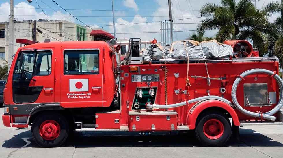 Gobierno de Japón dona dos nuevas unidades a Bomberos