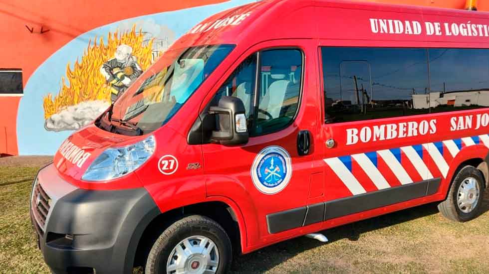 Bomberos de San José cuentan con una nueva unidad móvil