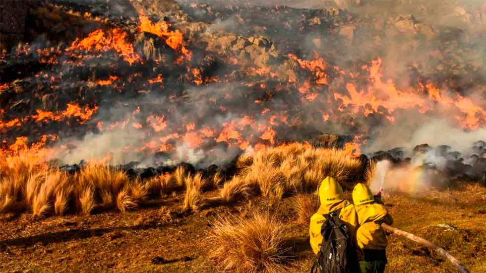 Bomberos cordobeses lograron controlar todos los incendios forestales