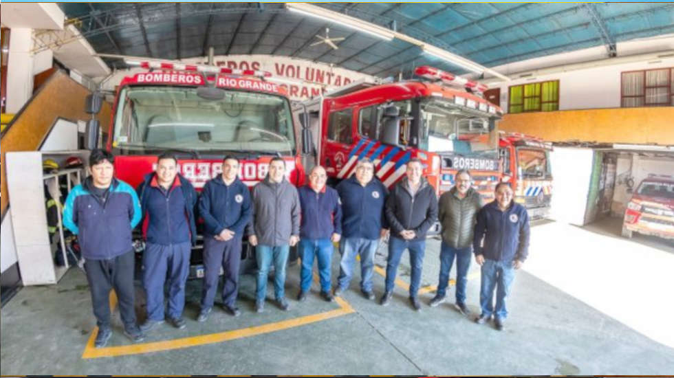 Bomberos de Río Grande estrena dos autobombas