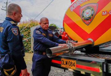 Bomberos de La Ceja recibieron nuevo camión cisterna