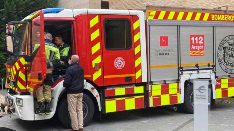 Los bomberos de Huesca reciben camión pesado