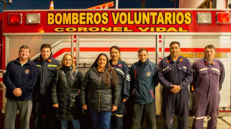 Emotiva donación a Bomberos Voluntarios de Coronel Vidal