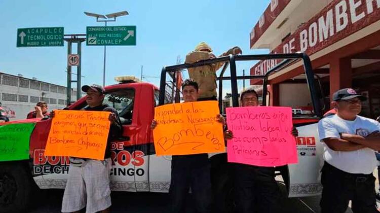 Bomberos de Chilpancingo exigen mejora salarial