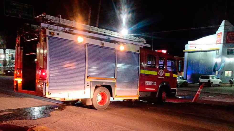 Una moto chocó contra un camión de bomberos de Cañuelas