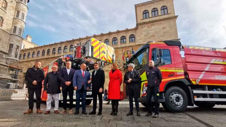 Incorporan dos nuevos camiones a la red provincial de bomberos