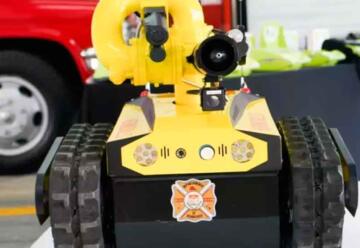 Donan a Bomberos robot con cámara infrarroja