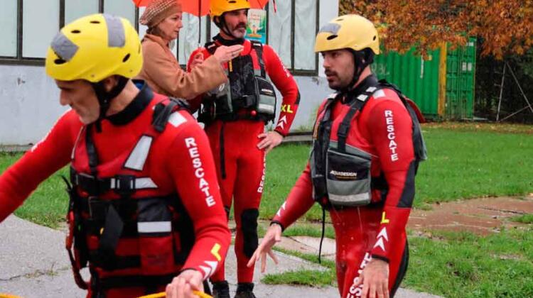 Los bomberos de Lugo se preparan para abordar rescates acuáticos