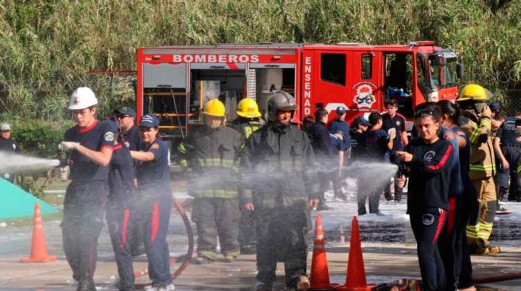 Ensenada fue sede de encuentro de cadetes de bomberos