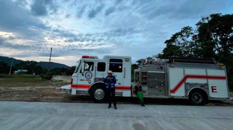 Donan camión de bomberos al municipio de Cabo Corrientes