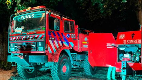 Bomberos Voluntarios de Funes presentaron su nueva autobomba