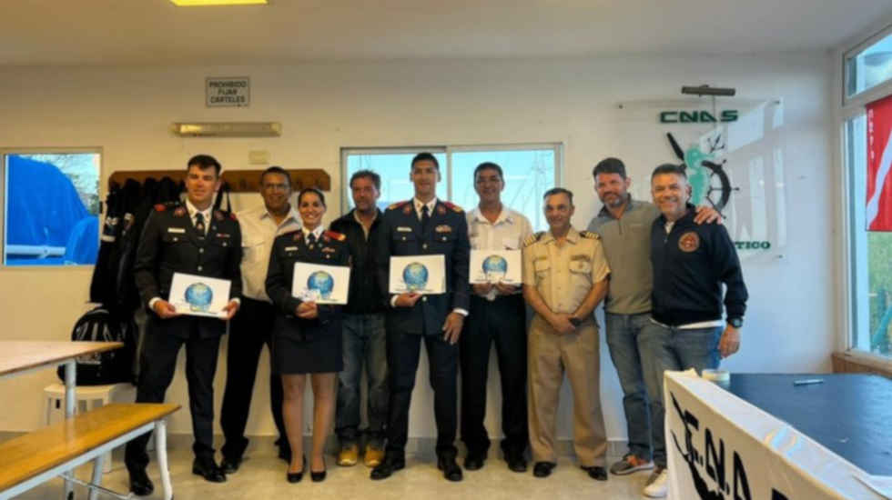 Bomberos de Madryn se certificaron como Buzos