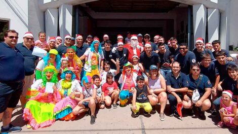 Bomberos entregó miles de juguetes en Navidad