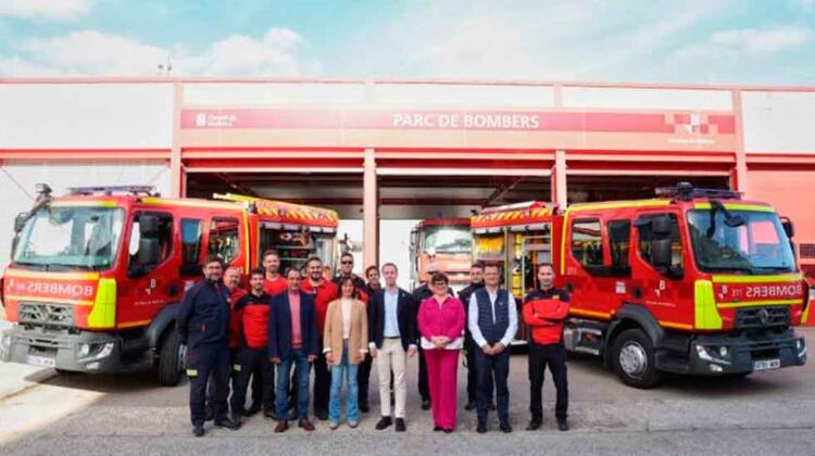 Los Bomberos de Mallorca modernizan la flota con dos camiones nuevos