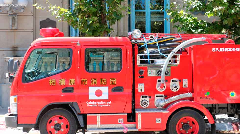 Arribó el camión de Bomberos donado por la Embajada de Japón
