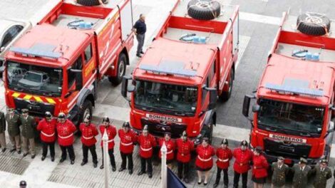 Gobierno Regional de Valparaíso entrega tres carros forestales