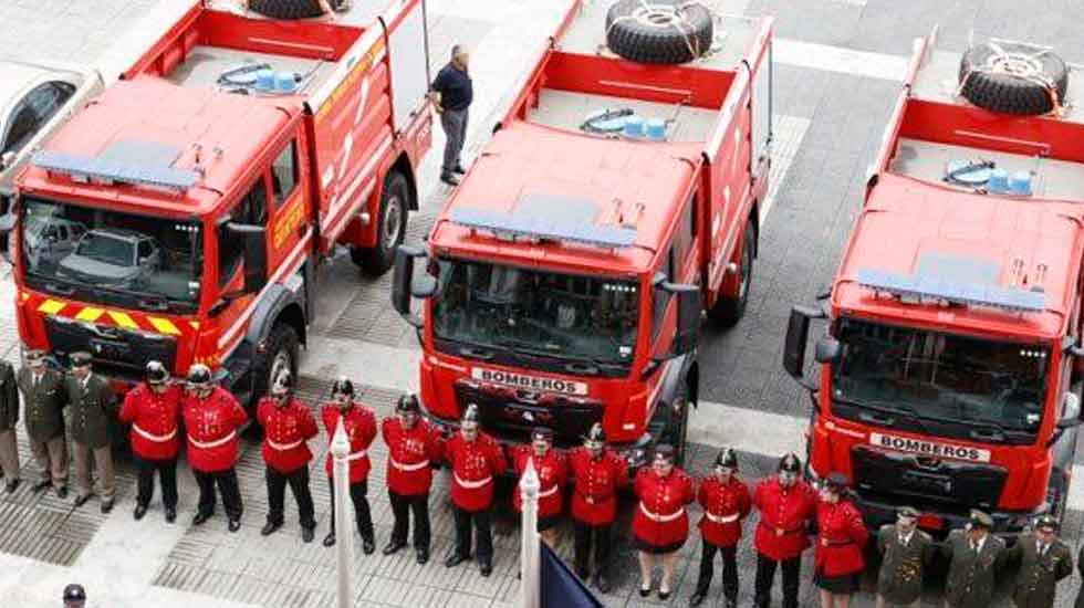 Gobierno Regional de Valparaíso entrega tres carros forestales