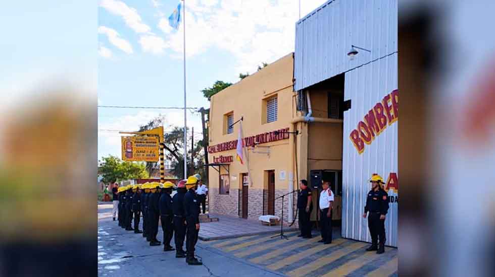 Bomberos voluntarios celebraron 51 años al servicio del pueblo Bandeño