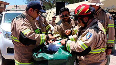 Bomberos de Atacama reciben piscinas auto-soportantes