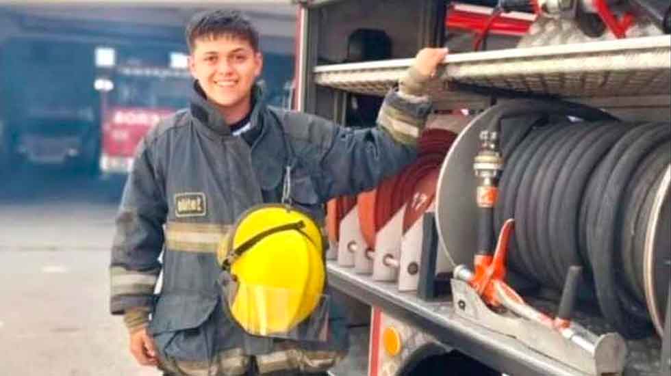 Bombero salvó con RCP a un vecino en el Club Regatas