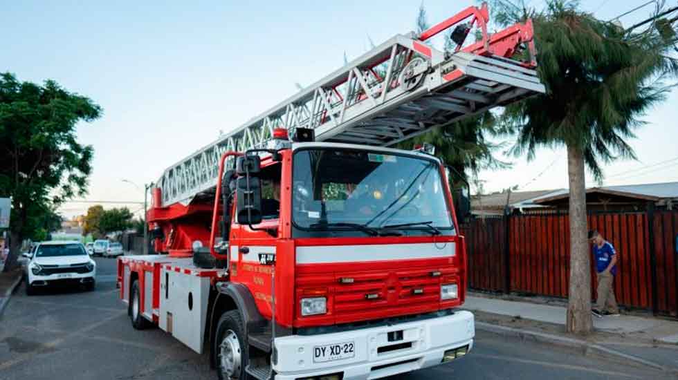 Segunda Compañía de Bomberos de Melipilla recibió nueva escala