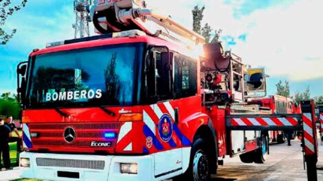 Bomberos de Las Varillas presentó la nueva unidad hidroelevador