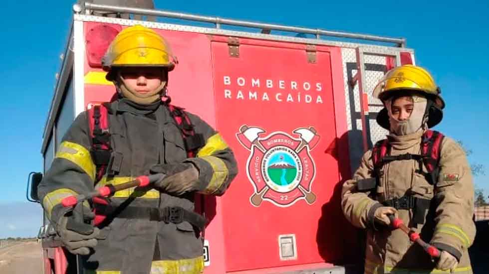 Bomberos voluntarios de Rama Caída solicitan ayuda a la comunidad