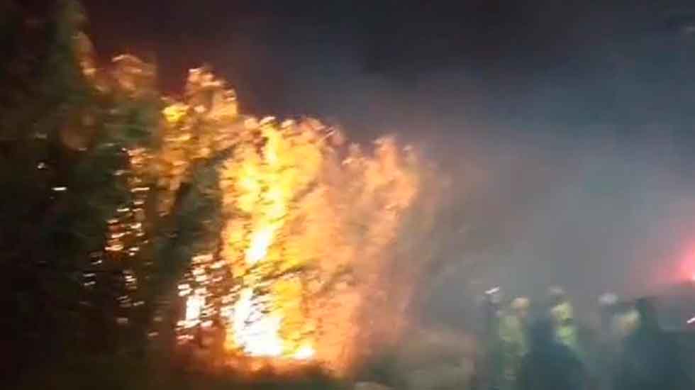 Bomberos denunciaron agresión mientras apagaban el incendio