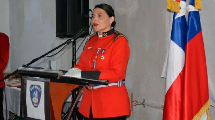 Valentina Muñoz: la primera mujer superintendente de Bomberos